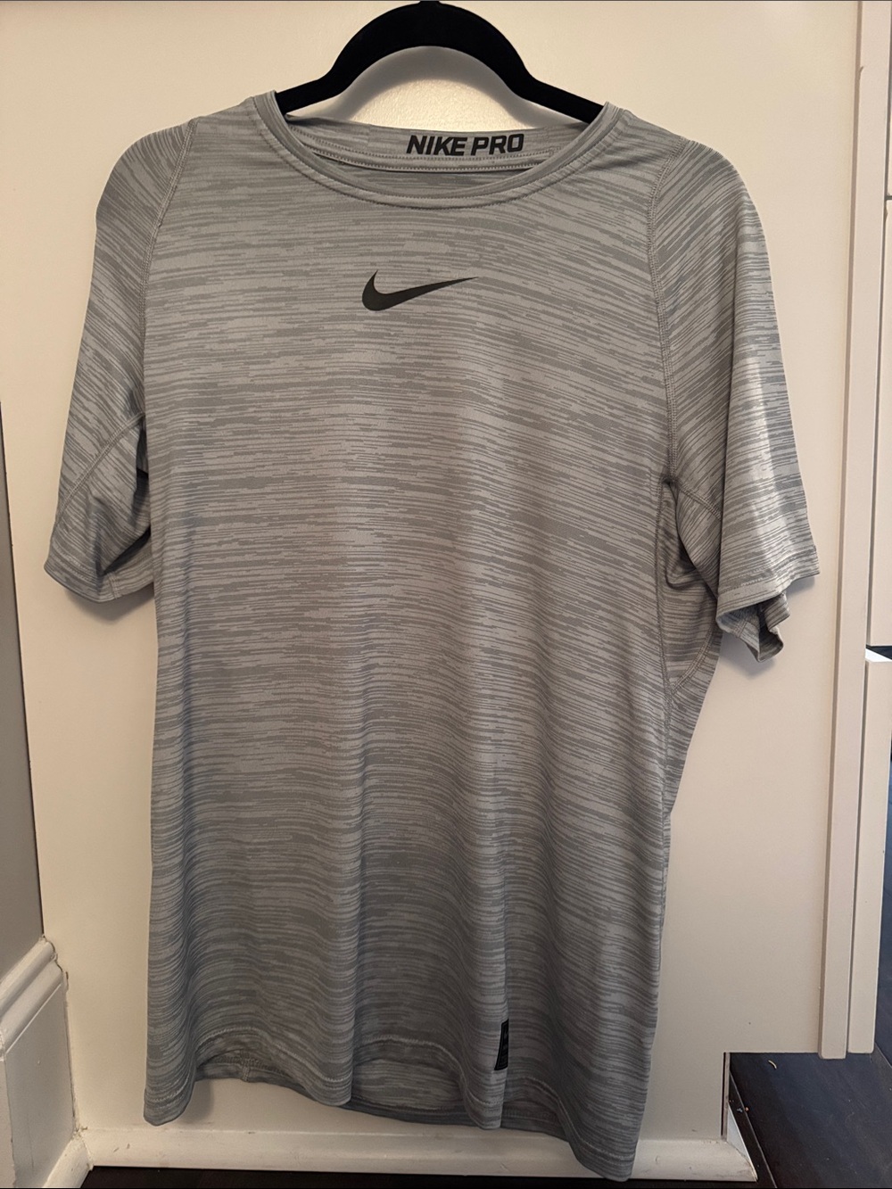 Nike Men’s Light Gray Heather Short Sleeve Performance Tee